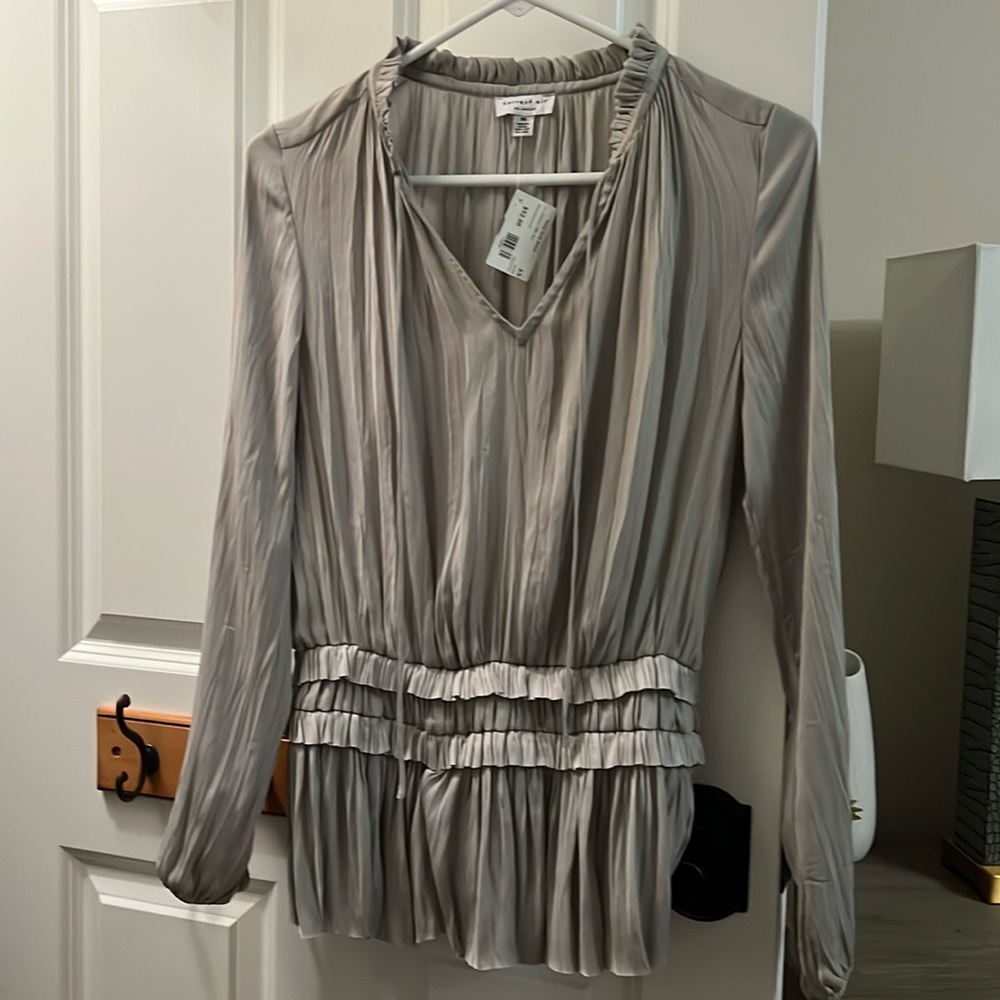 NEW W TAGS!! Current Air XS Peplum Blouse in Light Gray